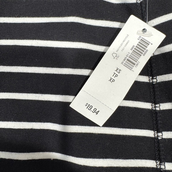 Old Navy Women's Black and White Striped Pencil Skirt - Picture 3 of 7